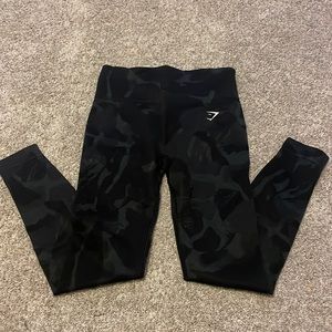 Gym Shark Leggings  (black camo) -small